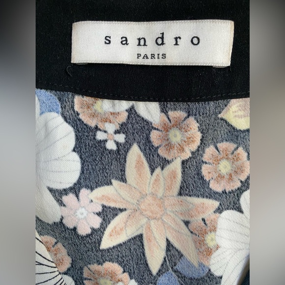 EUC SANDRO Ekin Floral Print V-Neck Short Sleeve Top With White Eyelets XS-Small - Picture 12 of 16